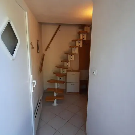 Carolina Apartment *