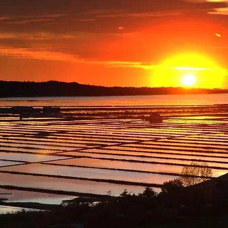 Carolina - Hillside Stay, Steps From The Sea