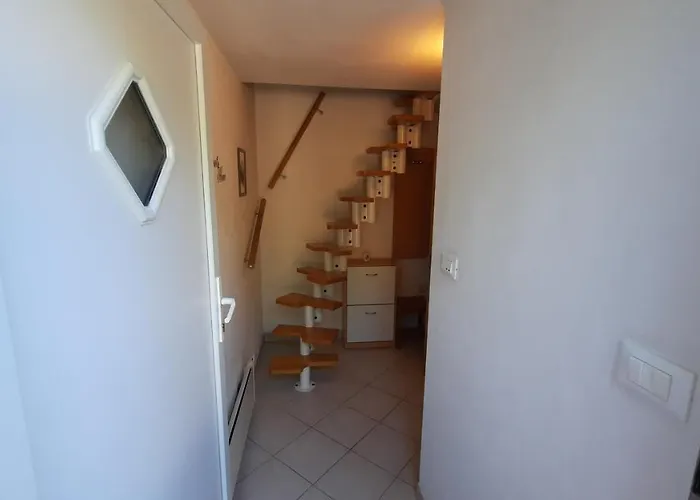 Carolina - Hillside Stay, Steps From The Sea דירה *