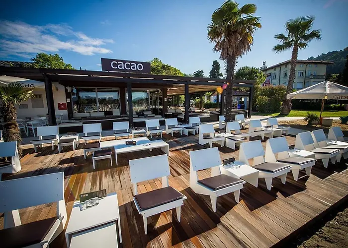 Carolina - Hillside Stay, Steps From The Sea דירה בפורטורוז