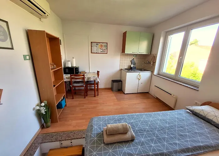 דירה Carolina - Hillside Stay, Steps From The Sea